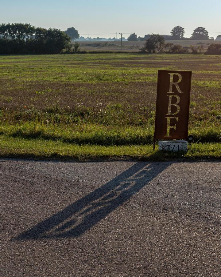 Red Bird Farm Bed & Breakfast Ystad Ngoại thất bức ảnh