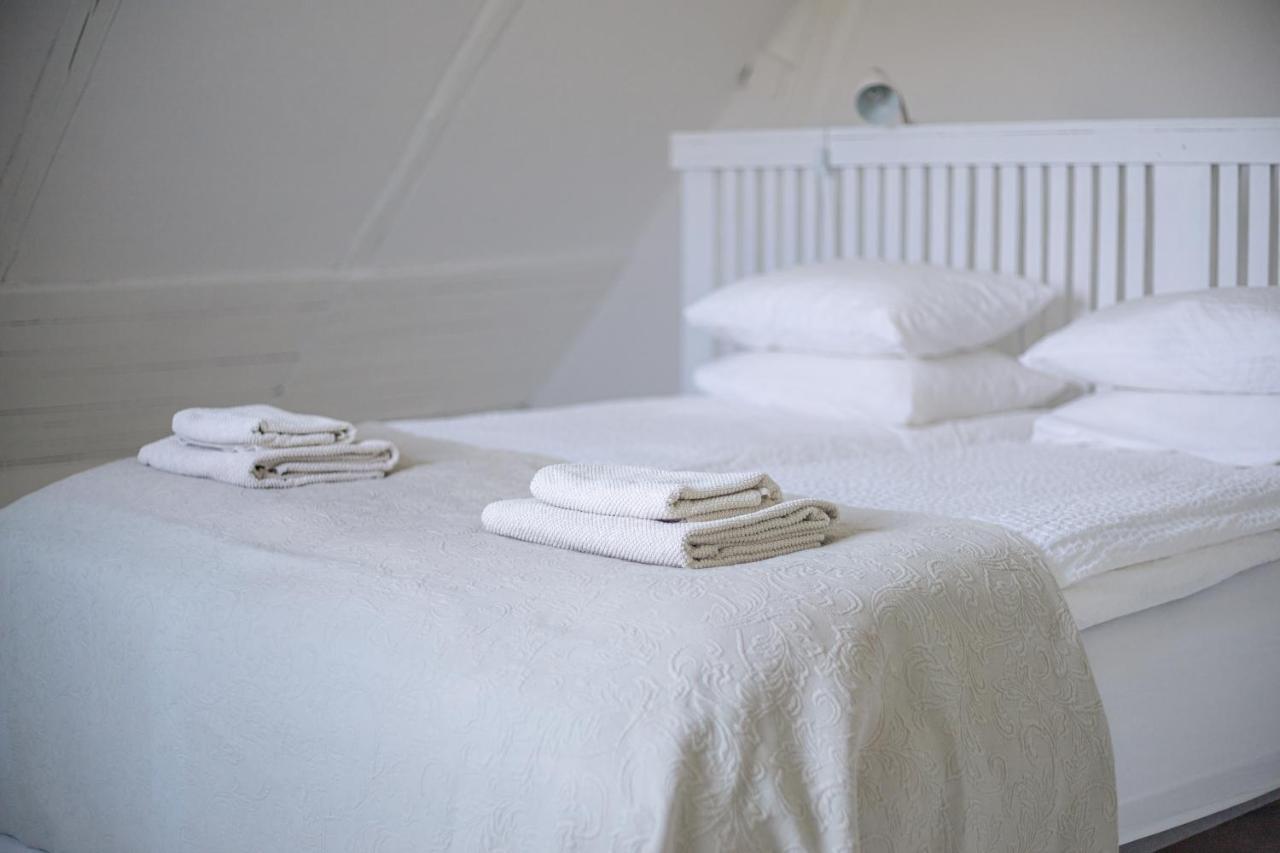 Red Bird Farm Bed & Breakfast Ystad Ngoại thất bức ảnh