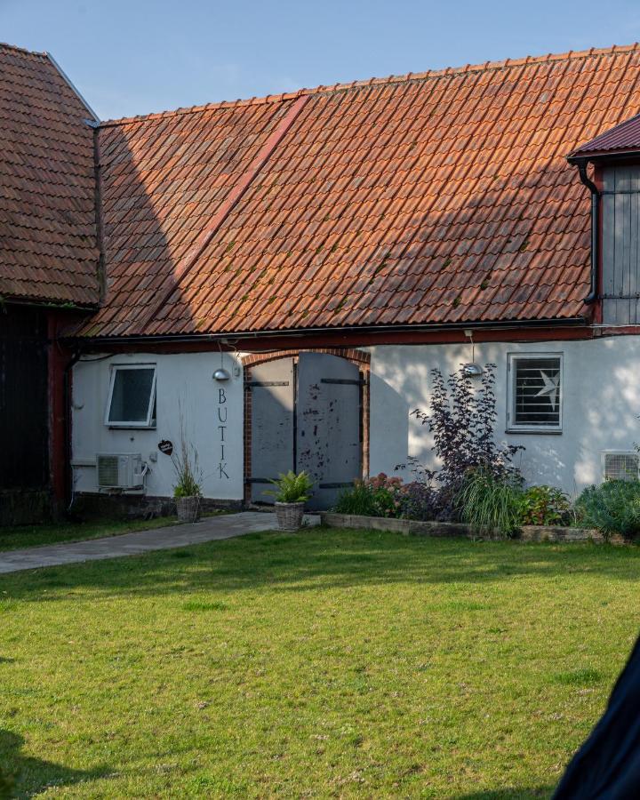 Red Bird Farm Bed & Breakfast Ystad Ngoại thất bức ảnh