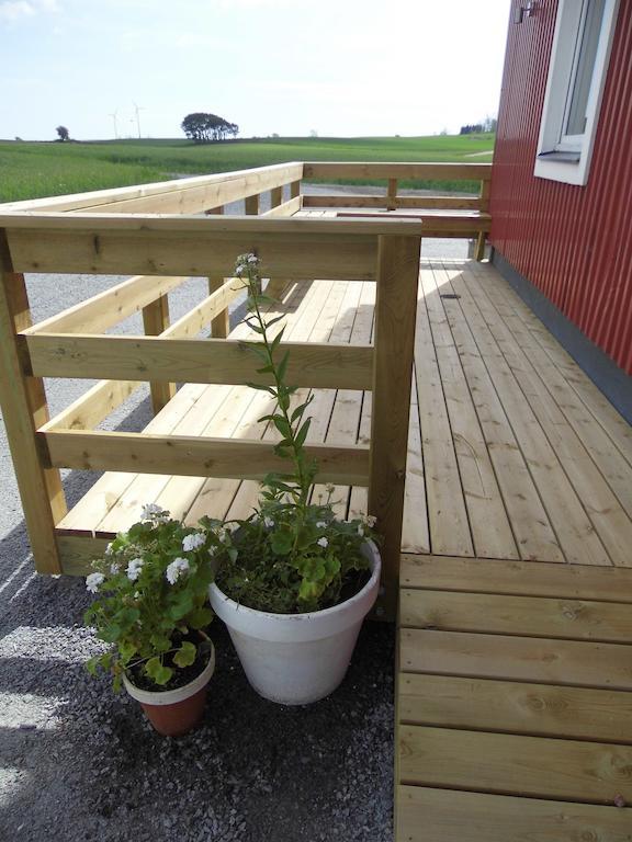 Red Bird Farm Bed & Breakfast Ystad Ngoại thất bức ảnh