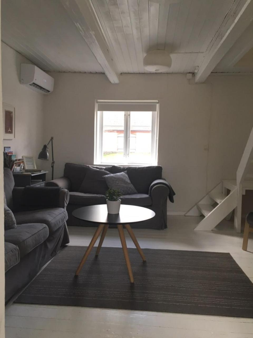Red Bird Farm Bed & Breakfast Ystad Ngoại thất bức ảnh