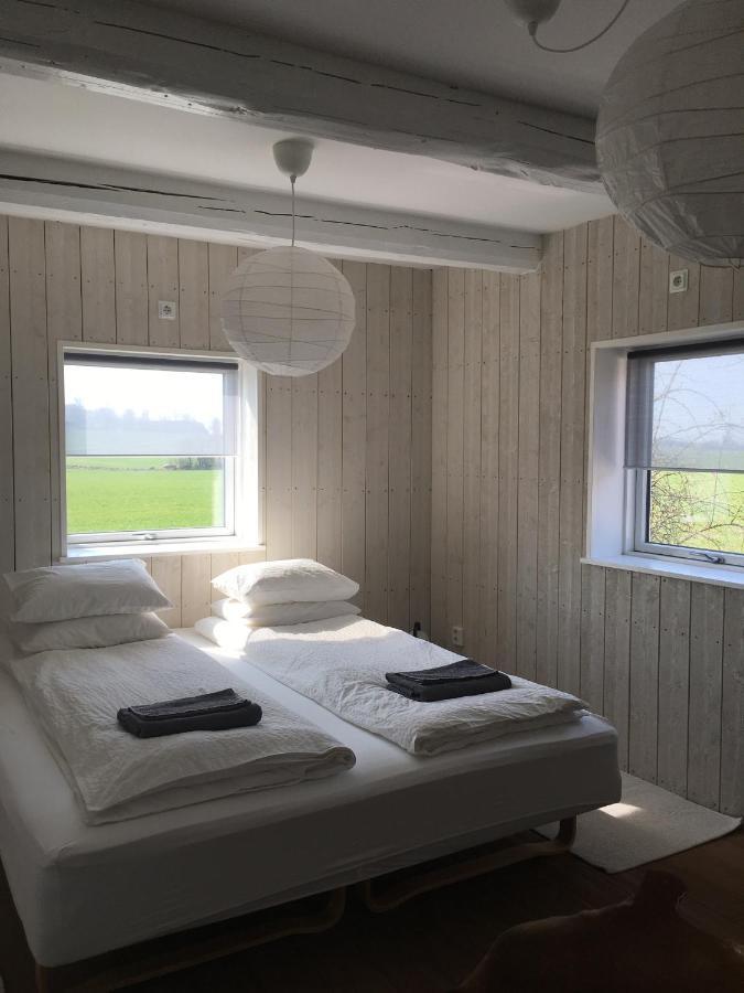 Red Bird Farm Bed & Breakfast Ystad Ngoại thất bức ảnh