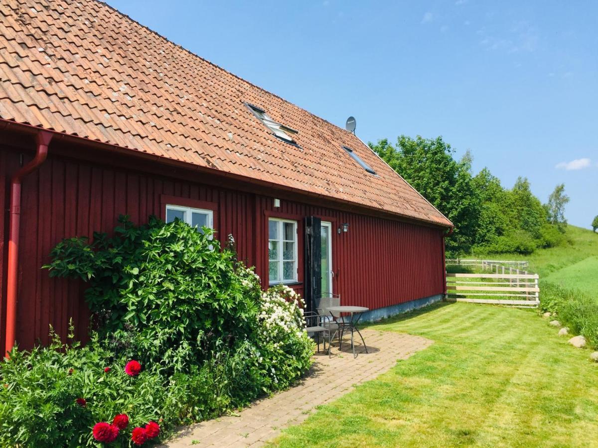 Red Bird Farm Bed & Breakfast Ystad Ngoại thất bức ảnh