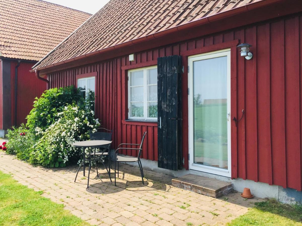 Red Bird Farm Bed & Breakfast Ystad Ngoại thất bức ảnh